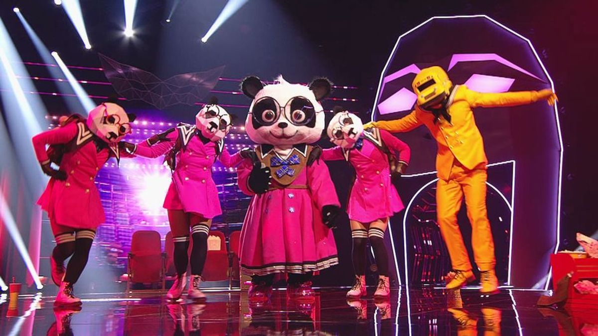 Der Panda rockt die Bühne zu "Since U Been Gone" von Kelly Clarkson