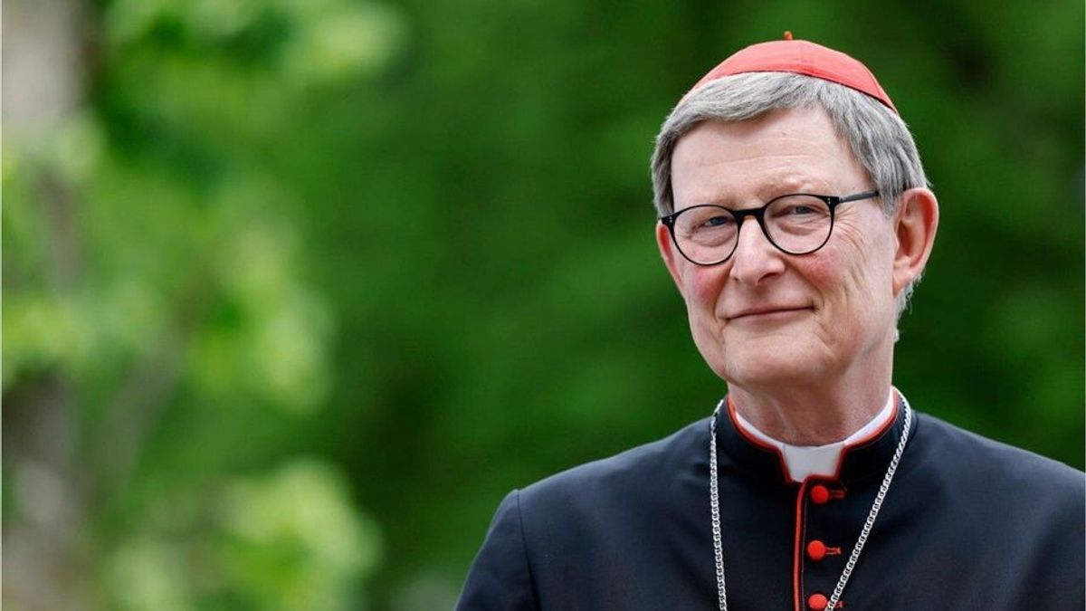 Protestaktion gegen Kardinal Woelki: Geistliche fordern seinen Rücktritt