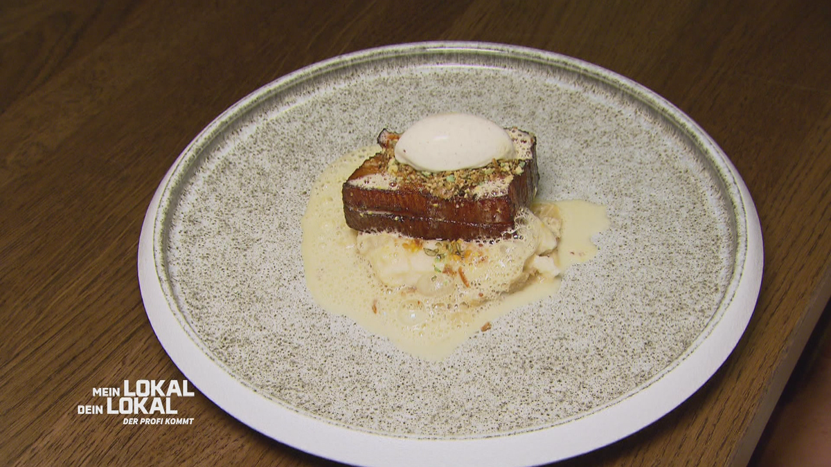 Gourmet Schweinebauch mit Sauerkraut und Senfeis!