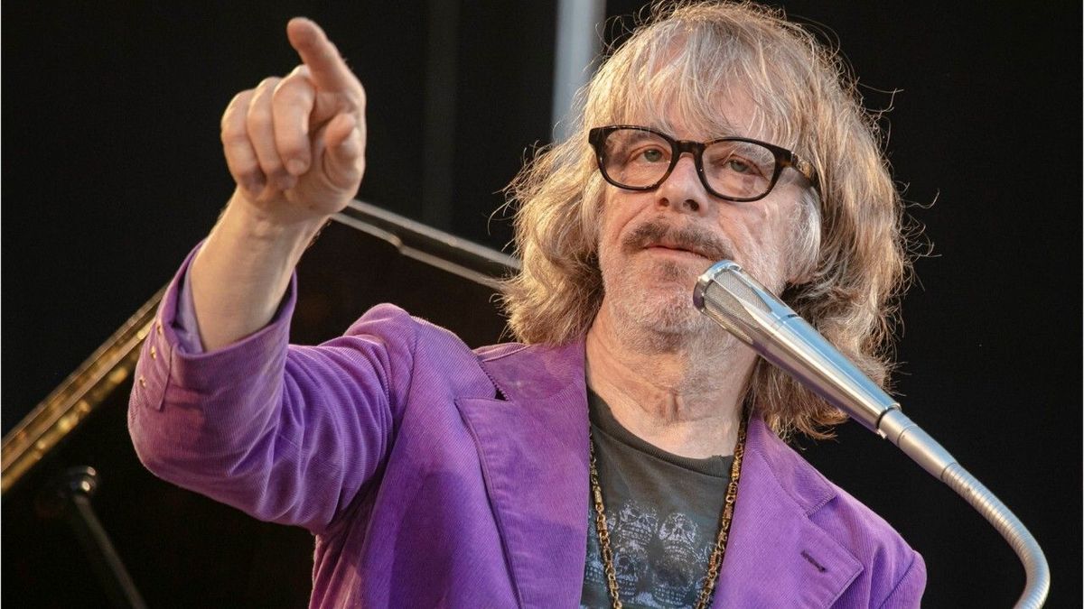 Nach Konzert-Abbruch: Helge Schneider distanziert sich von Querdenkern