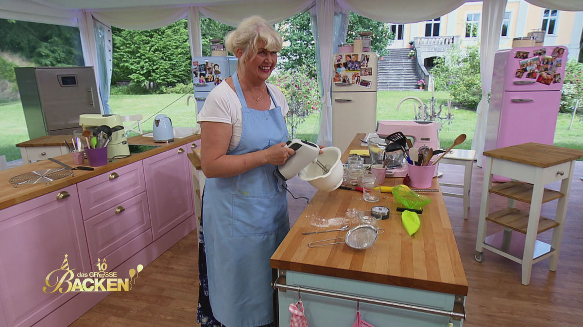 Backen unter erschwerten Bedingungen: Ohne Rezept, aber mit Live-Tutorial 