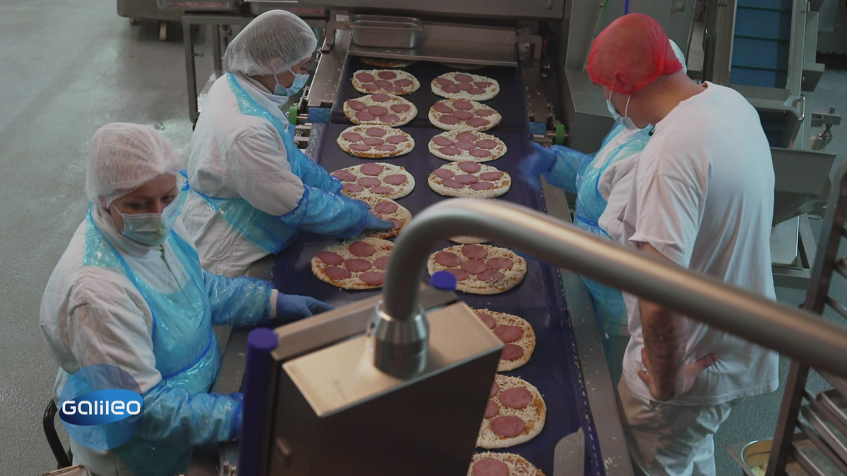 Knusprig, luftig lecker: Pizzabäcker vs. Großproduzent