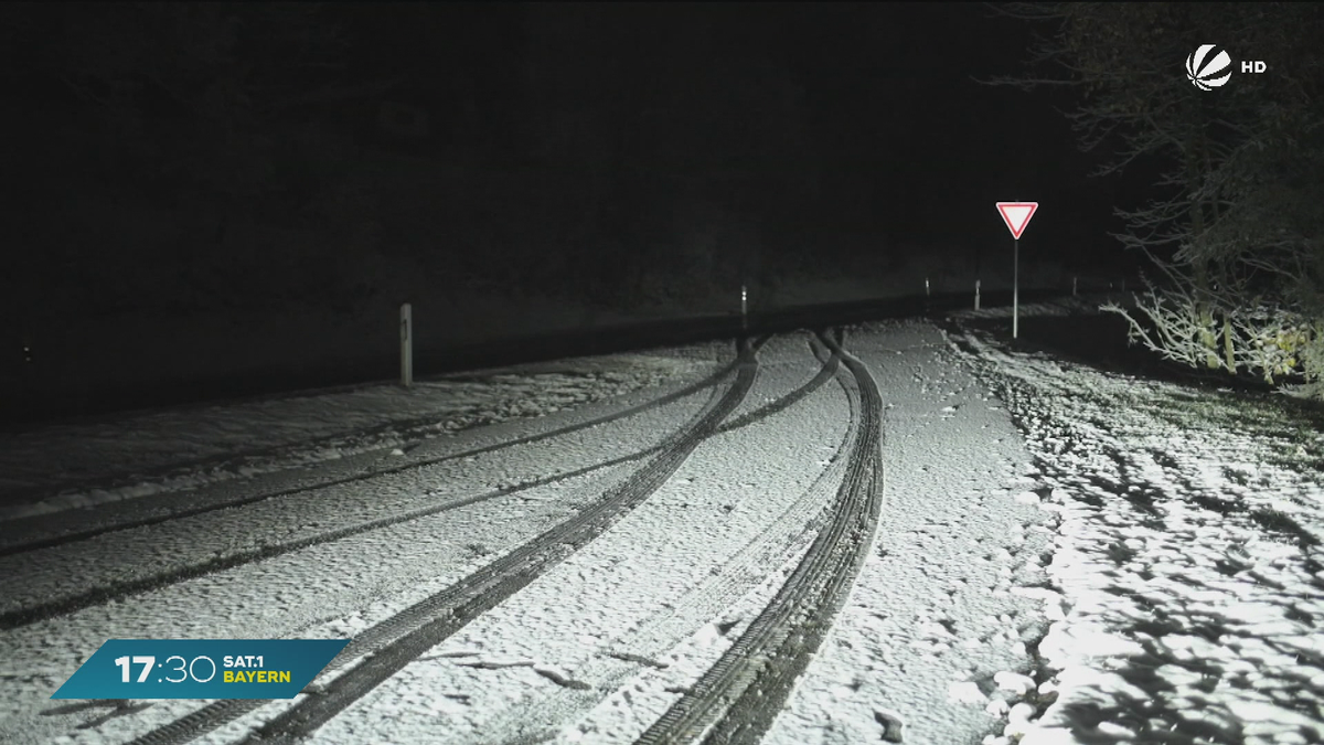 Weiße Straßen im Bayerischen Wald: Erster Schnee in Bayern