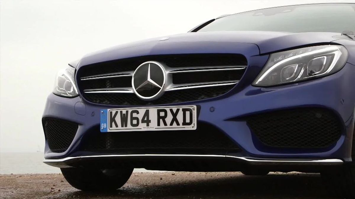 Mercedes ruft 1 Million Autos zurück, bei denen der Airbag einfach so auslösen könnte