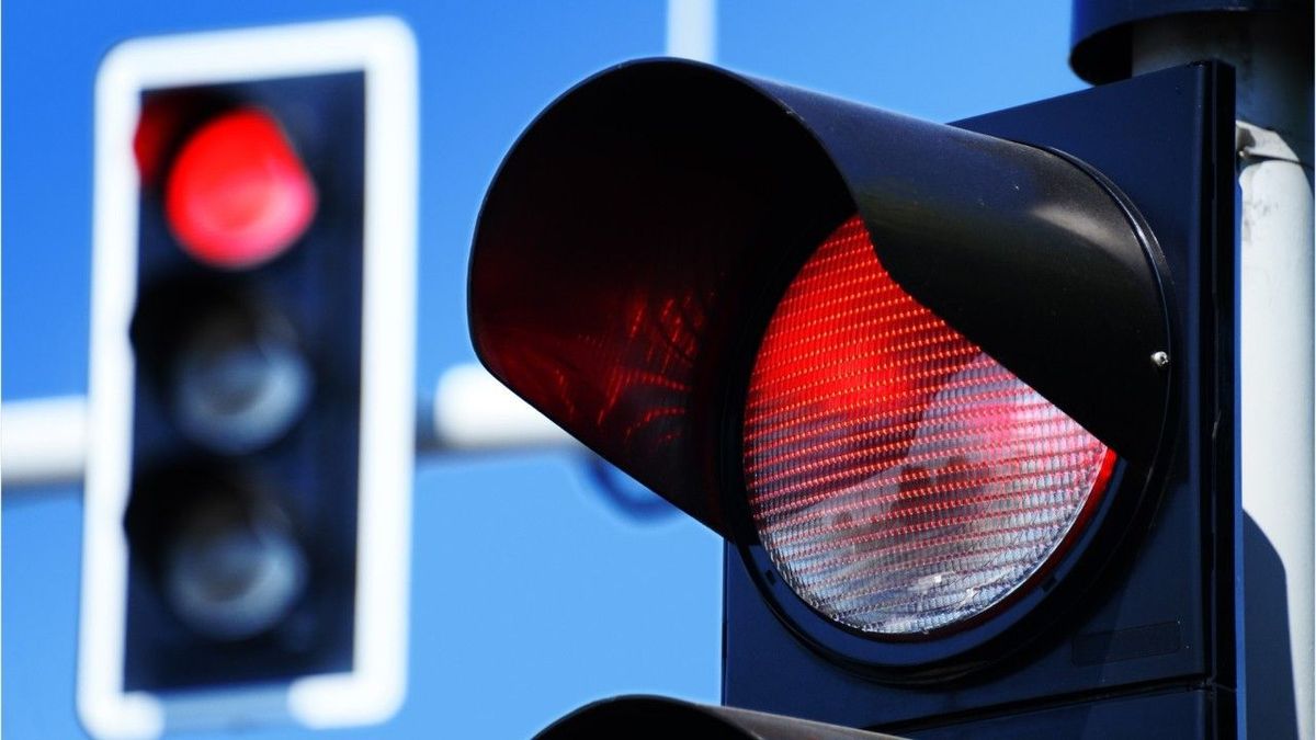 In diesen Fällen darf man bei roter Ampel trotzdem weiterfahren