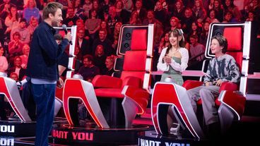 Clueso singt seinen Hit "Barfuss" - und legt einen Mega-Freestyle hin!