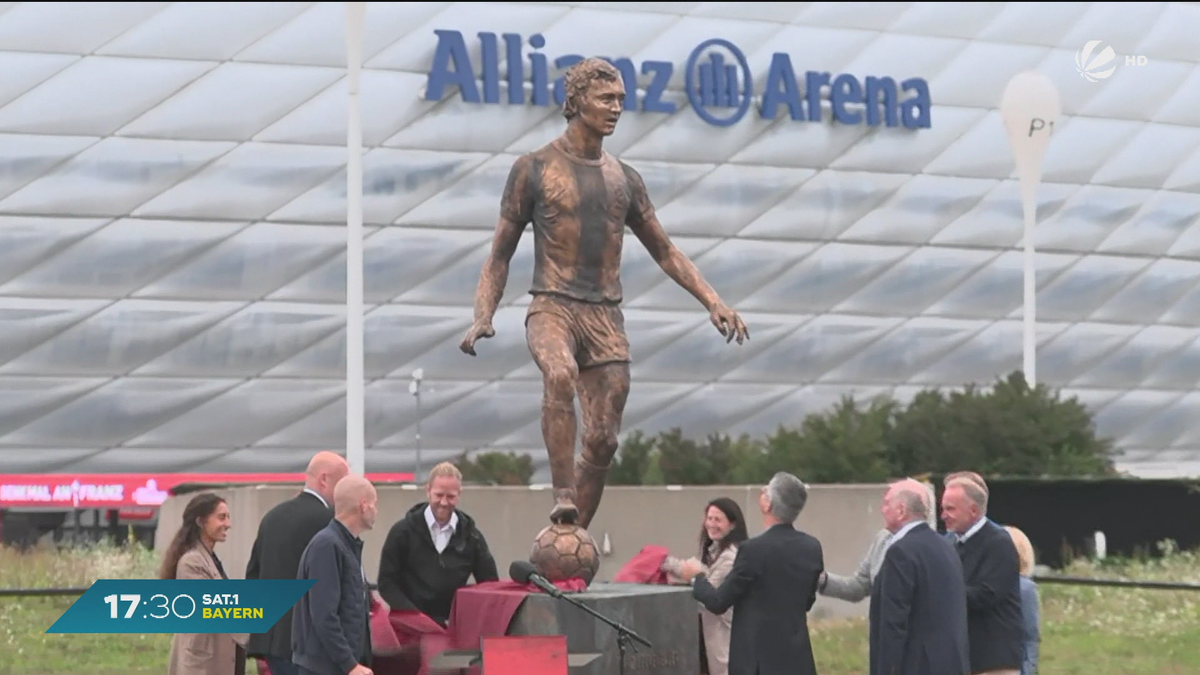 Vor dem Spiel gegen den HSV: FCB enthüllt neue Beckenbauer-Statue
