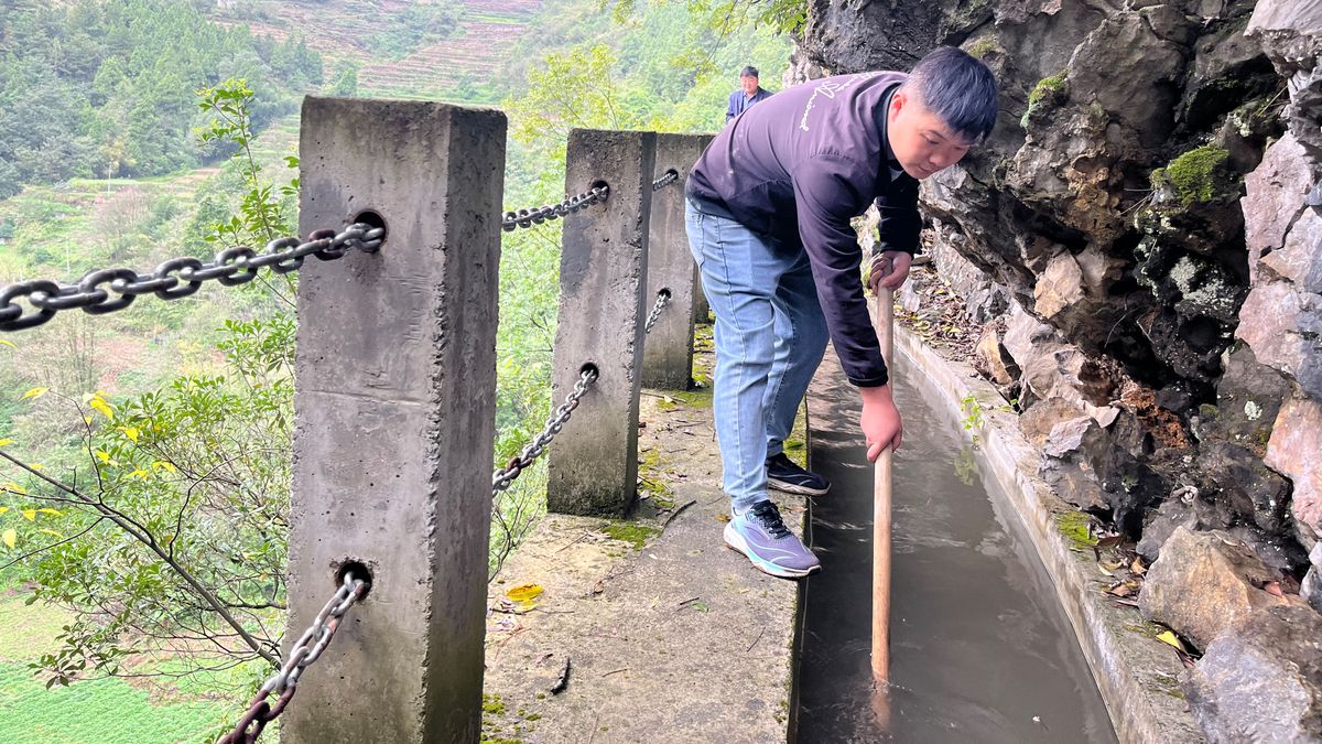 Trinkwasser-Versorgung per Hand: So wurde Huang zum Helden seiner Region!