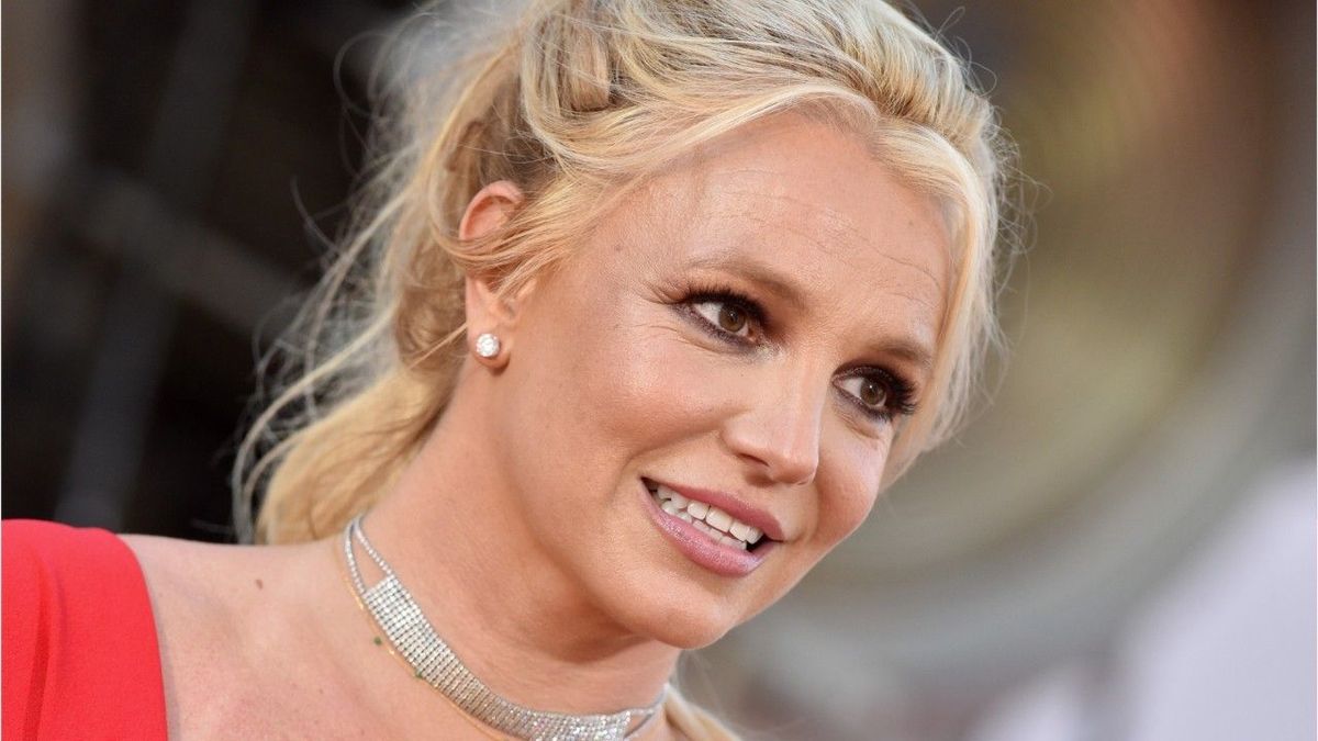 In Sandalen und Holzfällerhemd: Britney Spears präsentiert sich in neuem Look