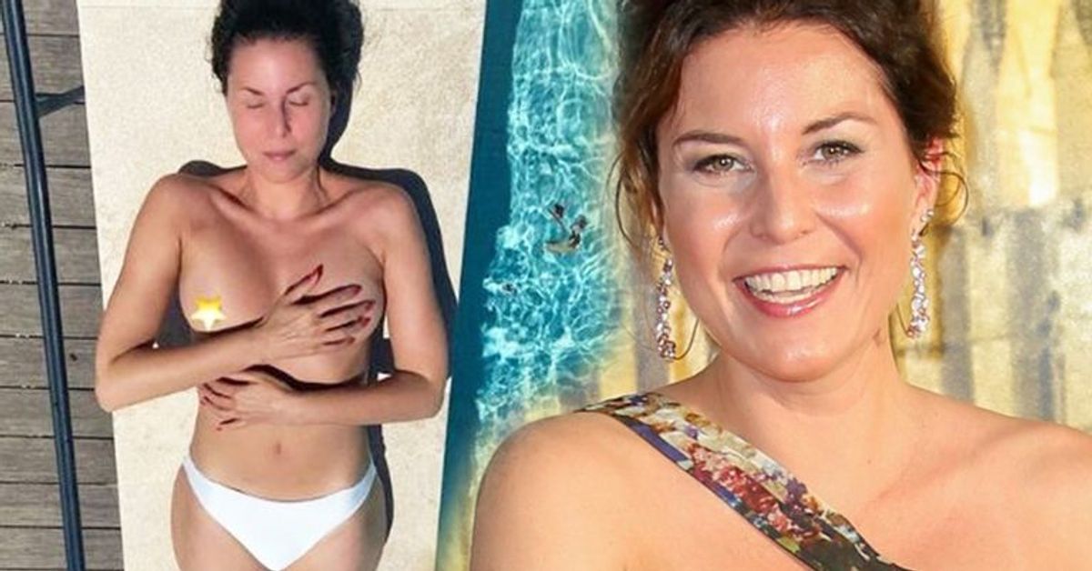 Nippelblitzer: Vanessa Blumhagen oben ohne am Pool