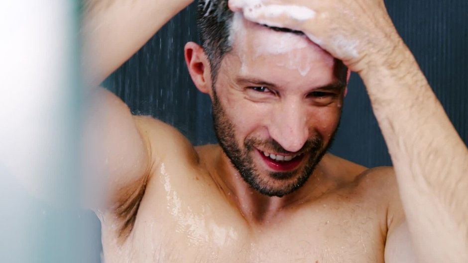 Experte klärt auf: Zu dieser Tageszeit sollte man am besten duschen