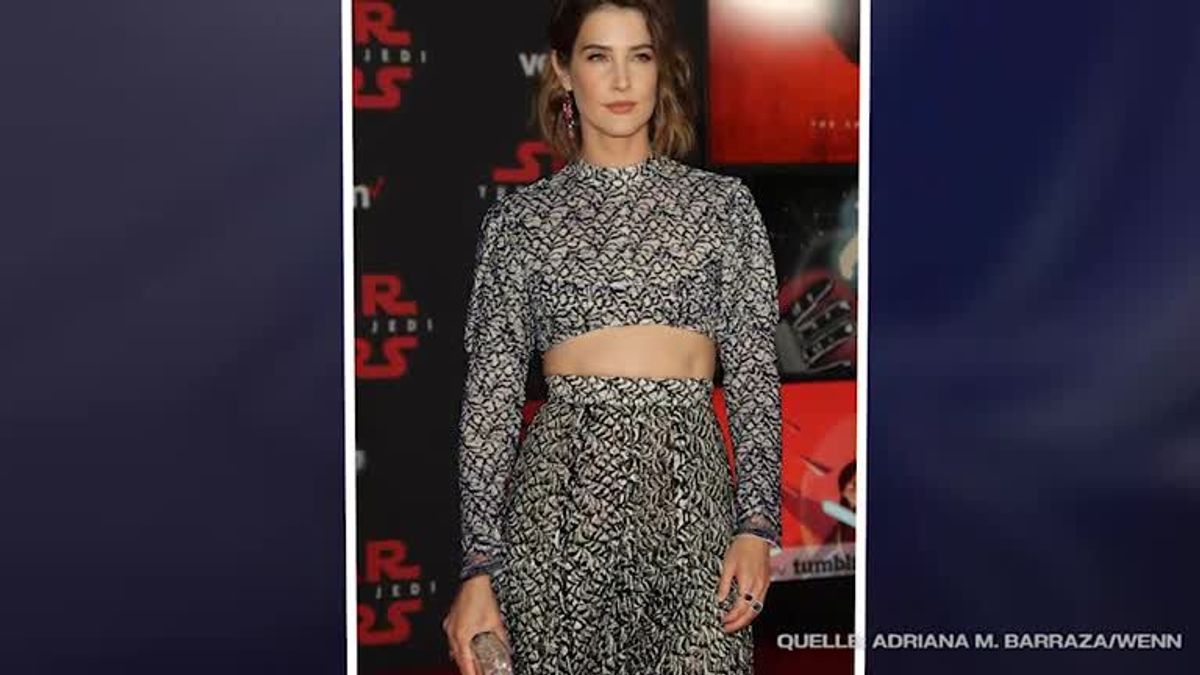 "How I Met Your Mother"-Star Cobie Smulders zeigt ihren durchtrainierten Bauch auf dem roten Teppich