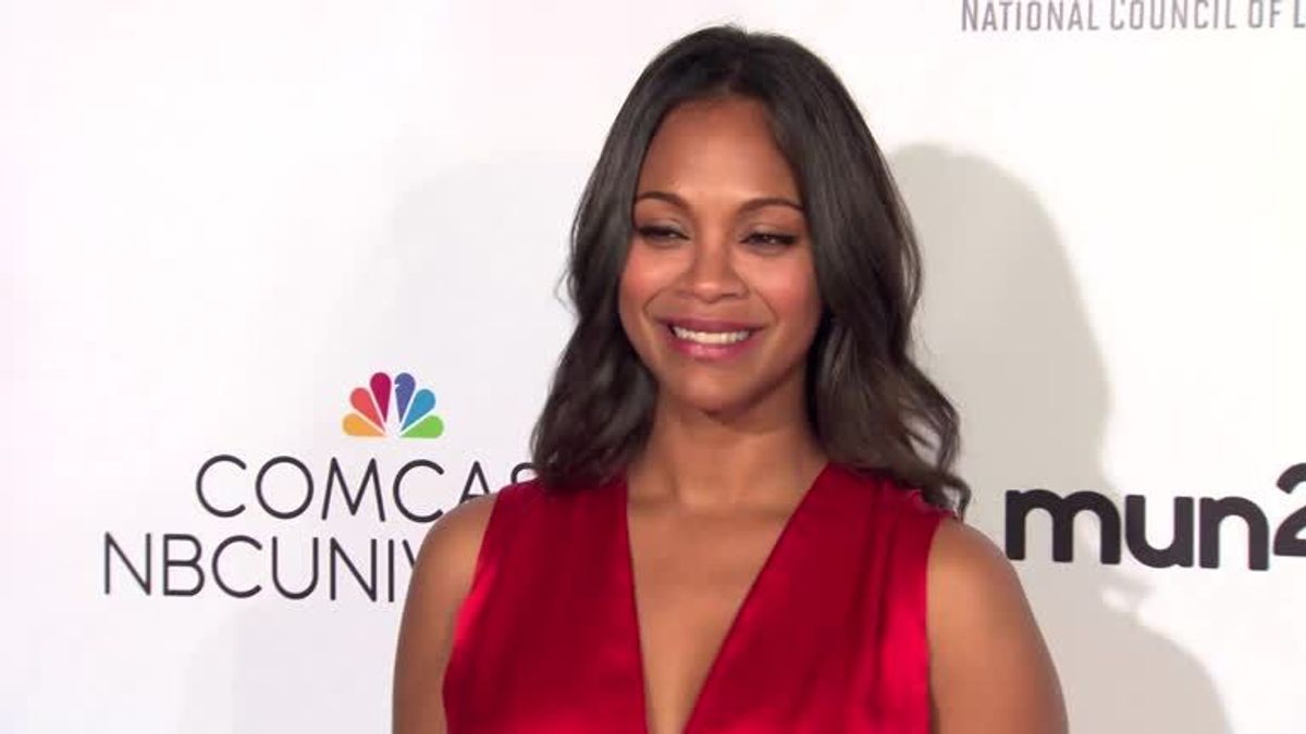 Zoe Saldana verpackt ihren Babybauch in sexy Outfits
