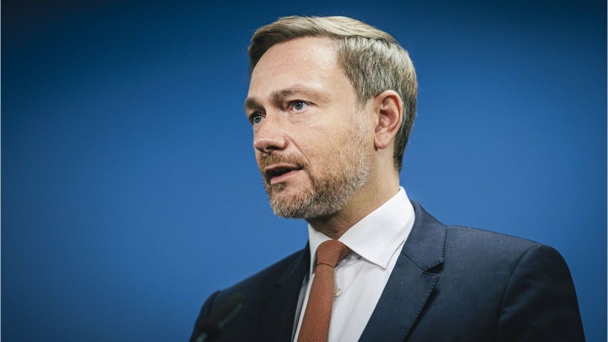 Lindner und Dahmen: Impfung der Gesamtbevölkerung in einem Monat