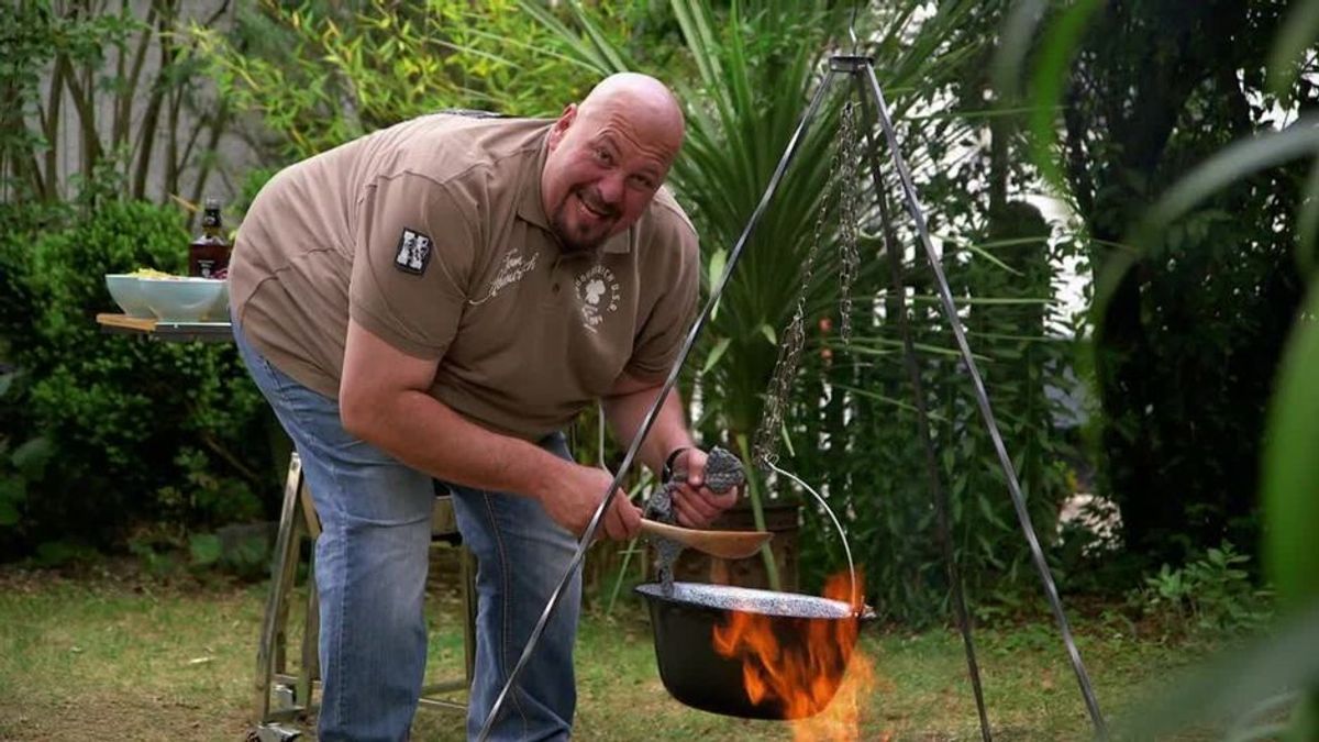 Staffel 1 Folge 9: Lagerfeuer Cooking