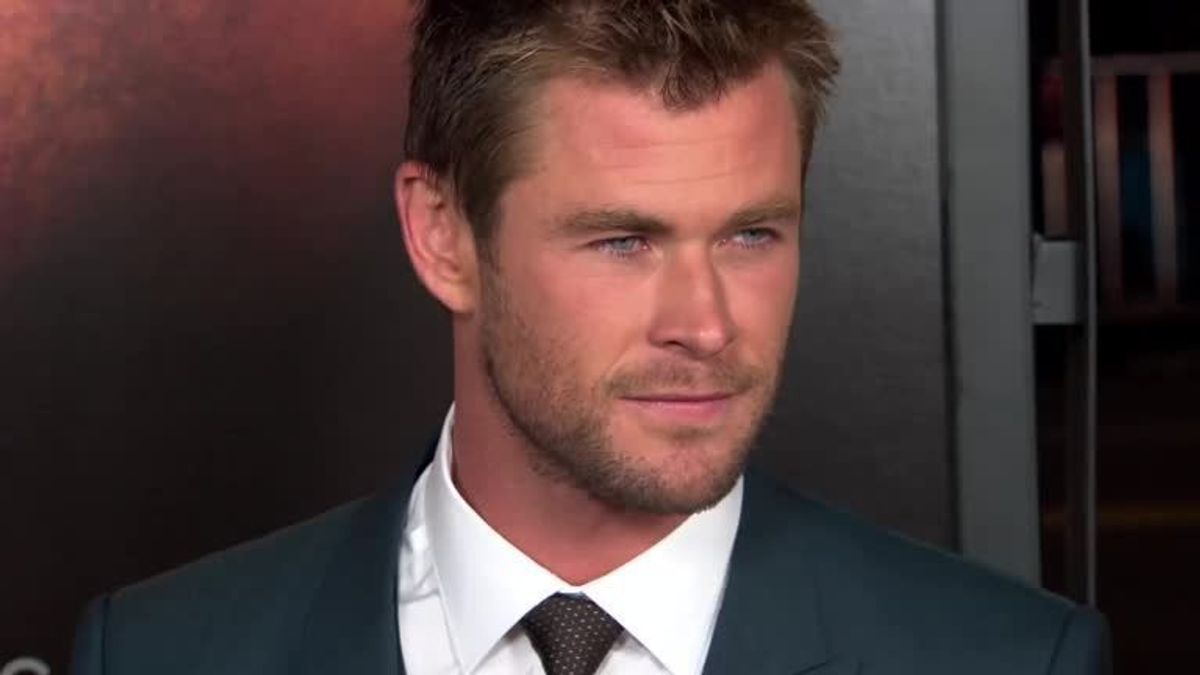 Chris Hemsworth begeistert Fans auf der Premiere von Blackhat