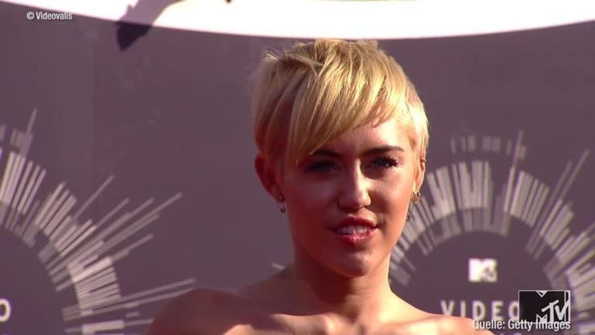 Dieser Star bekam seinen ersten Kuss von Miley Cyrus