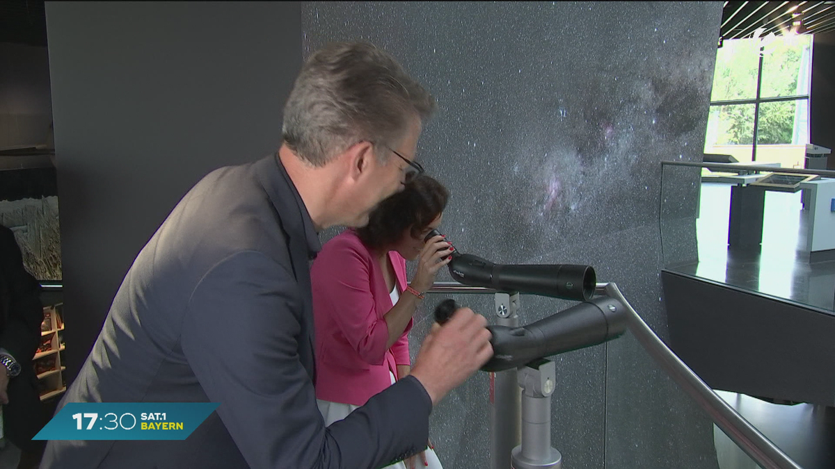 Europäische Südsternwarte: Weltraumministerin Dorothee Bär in Garching