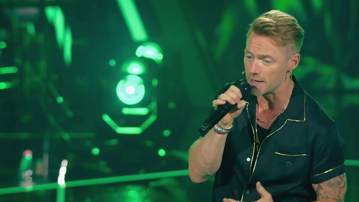 The most beautiful sorry ever! Ronen Keating singt "Baby Can I Hold You"