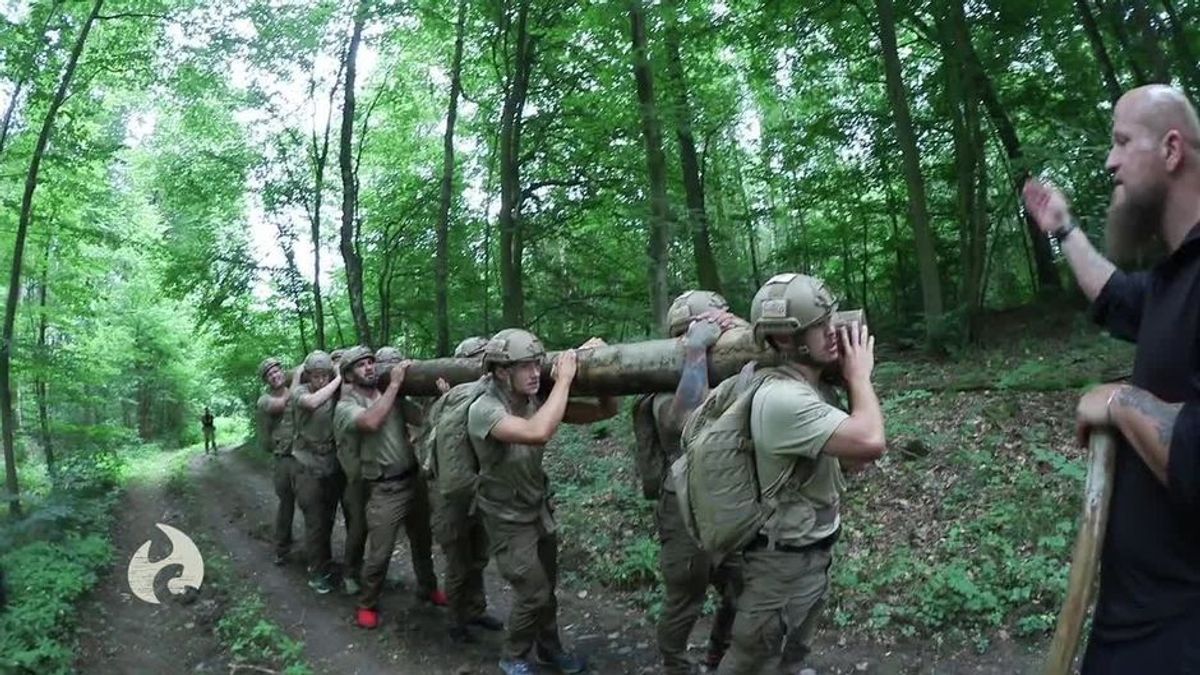 Hart. Härter. Höllencamp. Das Extrem-Experiment mit Patrick Esume