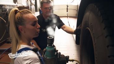 Crashkurs - Julia bessert ihr Truck-Wissen auf