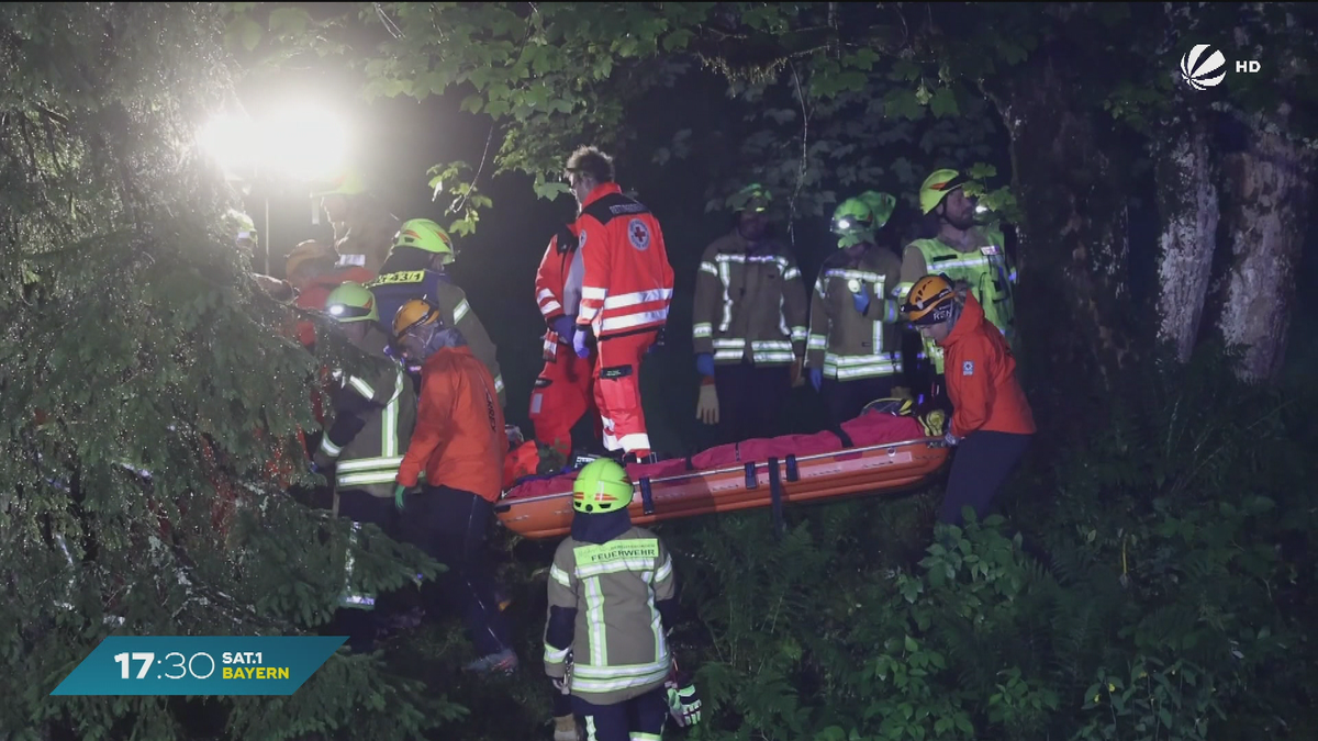 Hängematten-Unfall in Oberbayern: 24-Jährige unter Baum eingeklemmt
