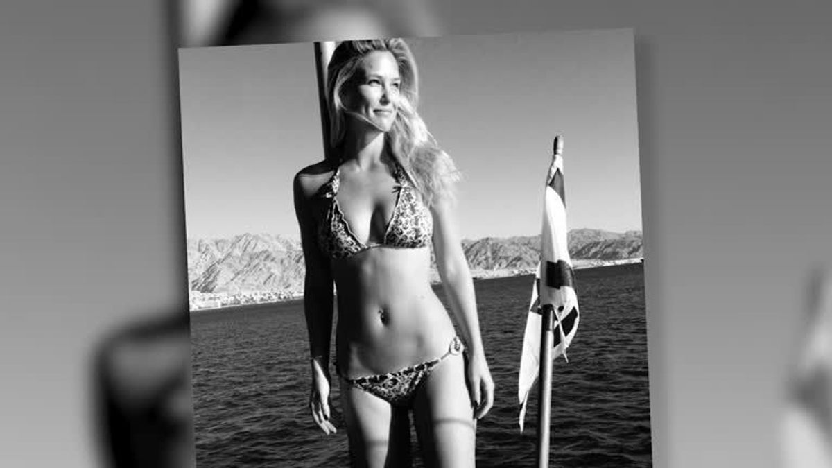 Bar Refaeli sexy braungebrannte Kurven