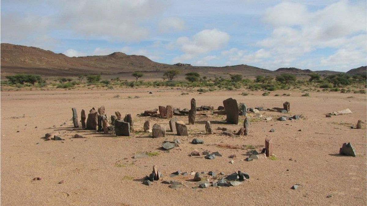 Mysteriöse Steinkreise und Felsformationen in der westlichen Sahara entdeckt