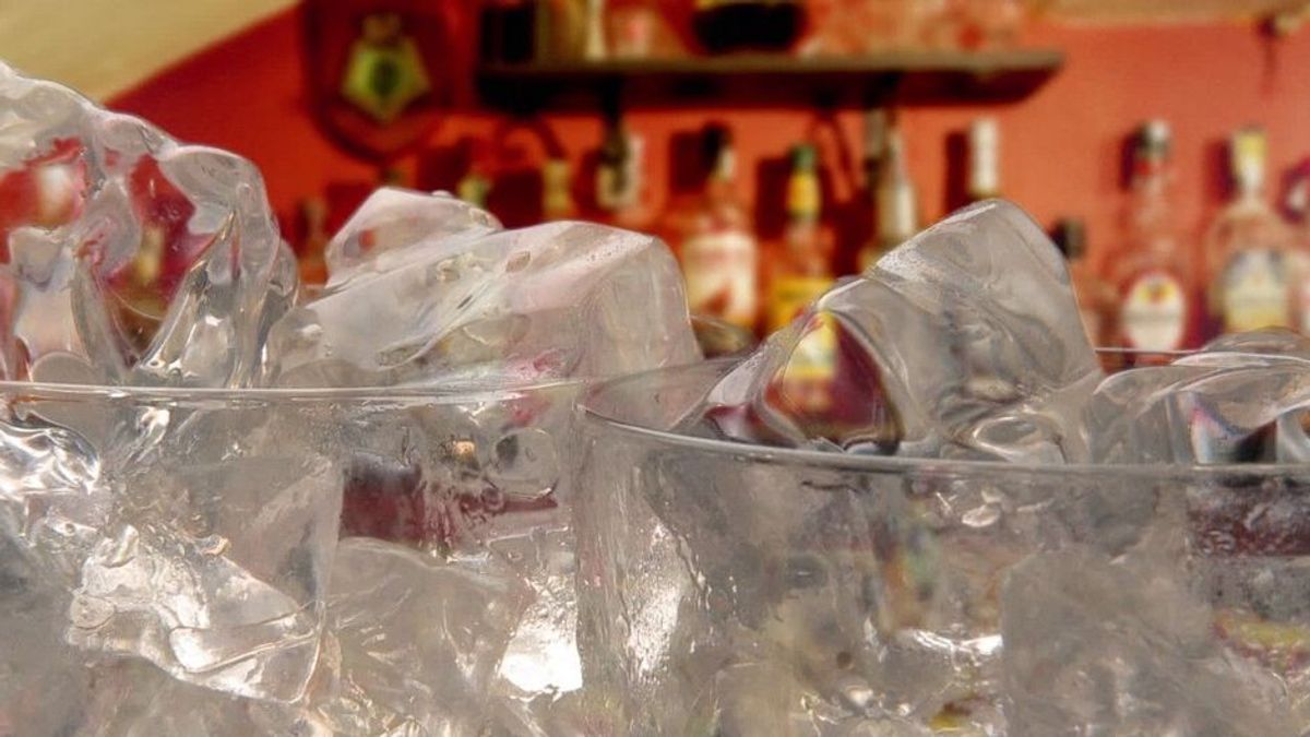 Extremer Eiswürfel-Mangel lässt spanische Gastronomen verzweifeln