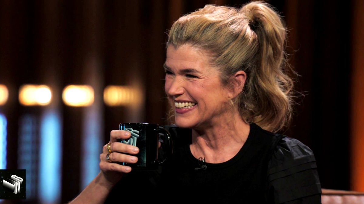 Anke Engelke probiert zum ersten Mal Energy Drinks