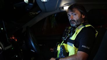 Lügen, Drogen und Handschellen