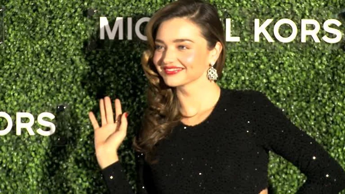 Stars_mirandakerrschlemmtgerne_ST1417160724_HDwide25