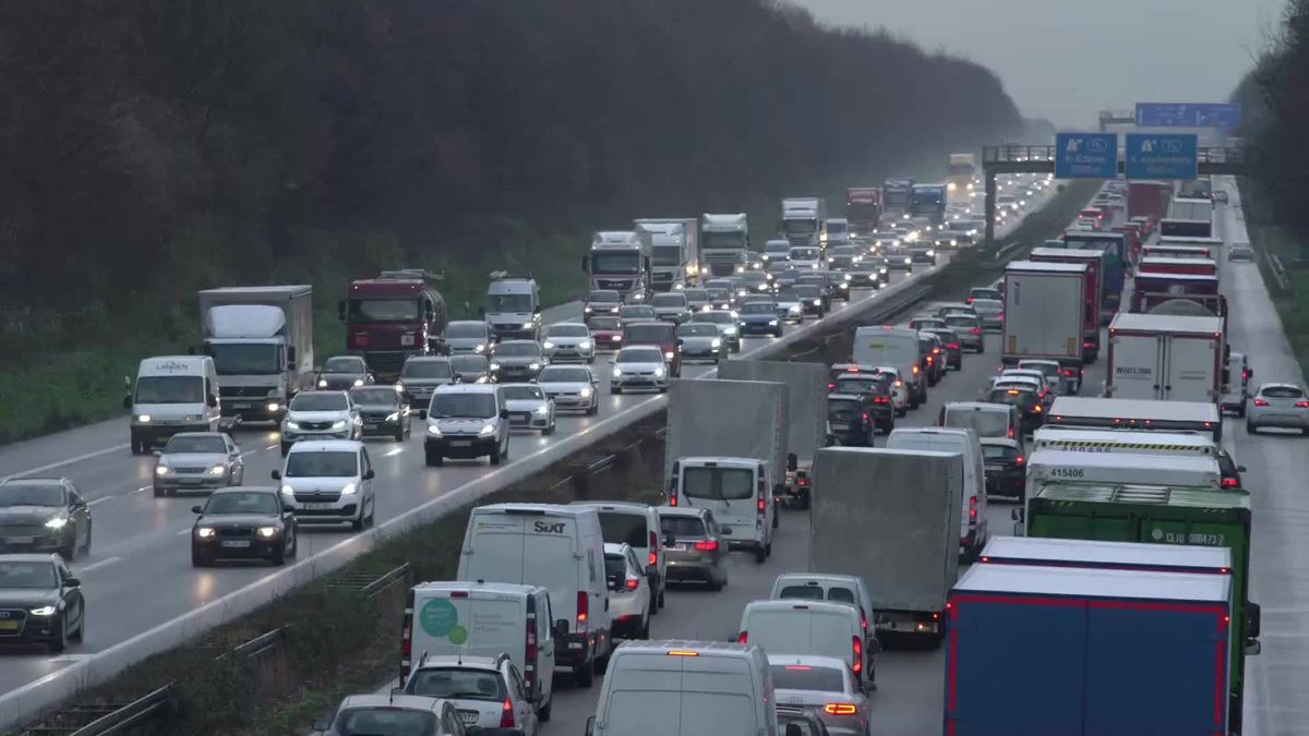 Weihnachts-Verkehr: Auf diesen Strecken lauern massig Staus