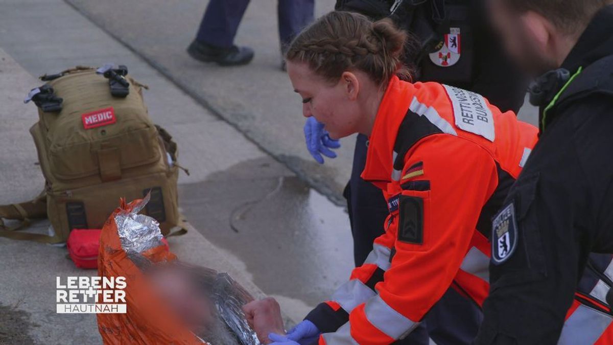 Einsatzgebiet Berlin: Rettung einer Person aus dem Wasser