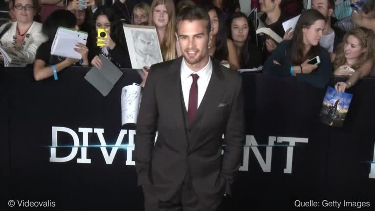 Theo James: Hat er eine Freundin?