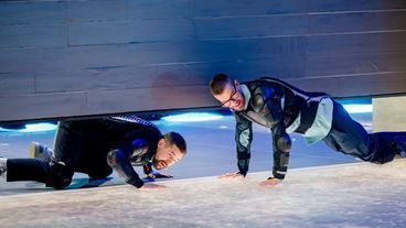Knappe Kiste: Joko & Klaas rutschen unters Rolltor