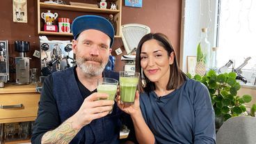 Skurrile Kaffeetrends im Test - kann das schmecken?