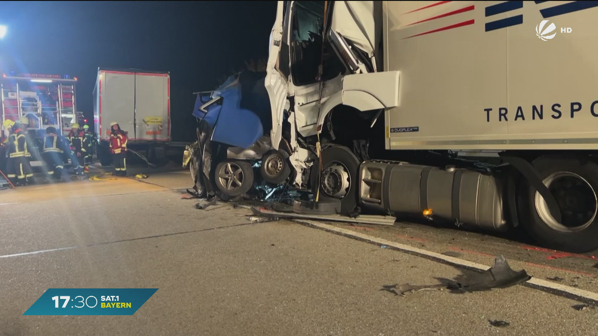 Tödlicher Unfall auf A3 bei Hengersberg: Auto zwischen LKW eingeklemmt