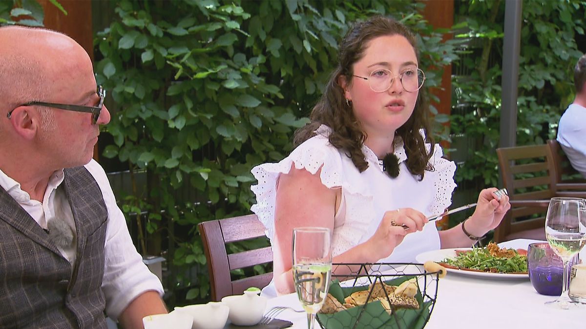 Wie kommt das Curry in das Dressing?
