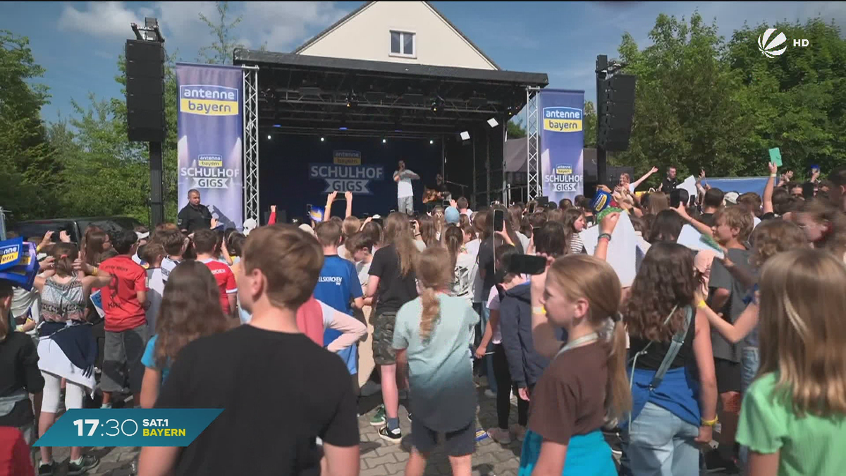 Schulhof-Konzert in Höchstadt: “ClockClock” begeistert Schüler