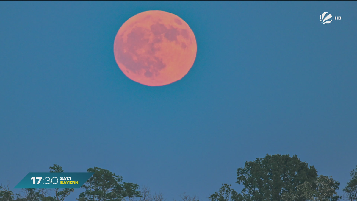 Seltenes Himmels-Phänomen: Erdbeermond über Bayern