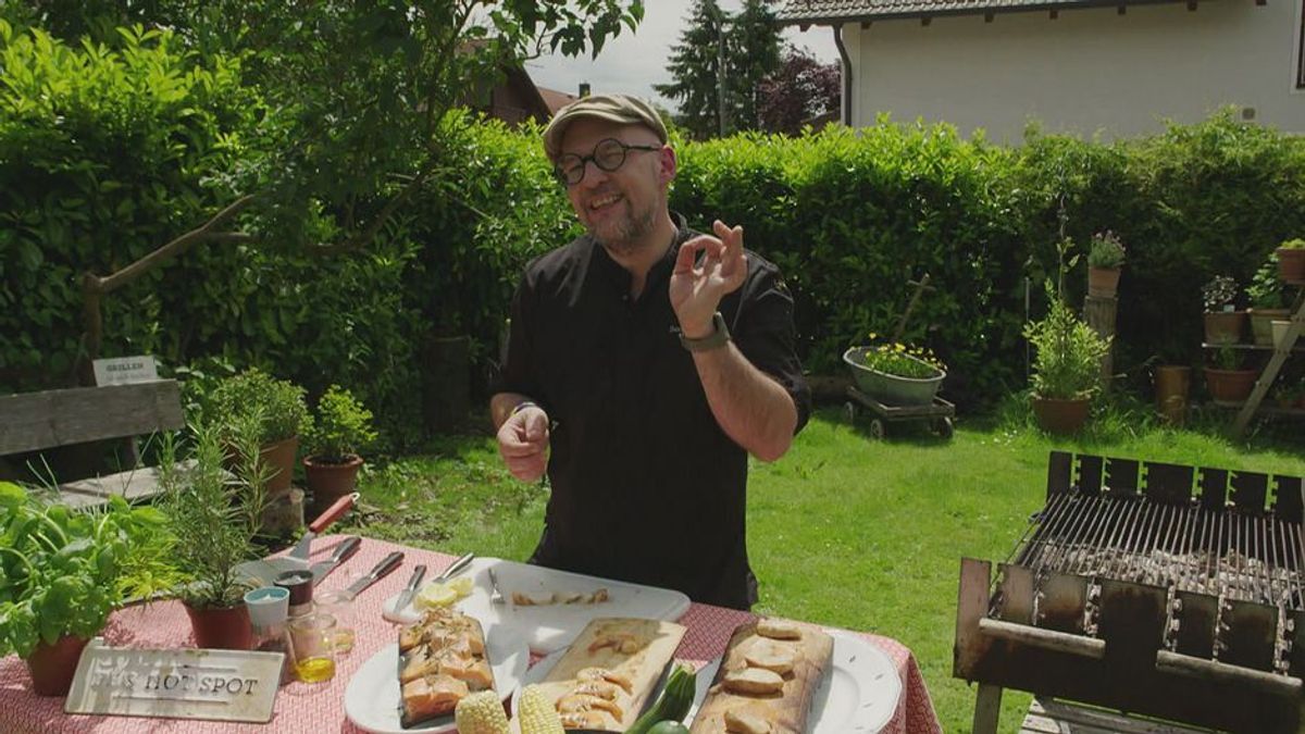 Apfelsaft, Eiswürfel und Grill-Netztasche: Ben Faust testet Grill-Hacks!