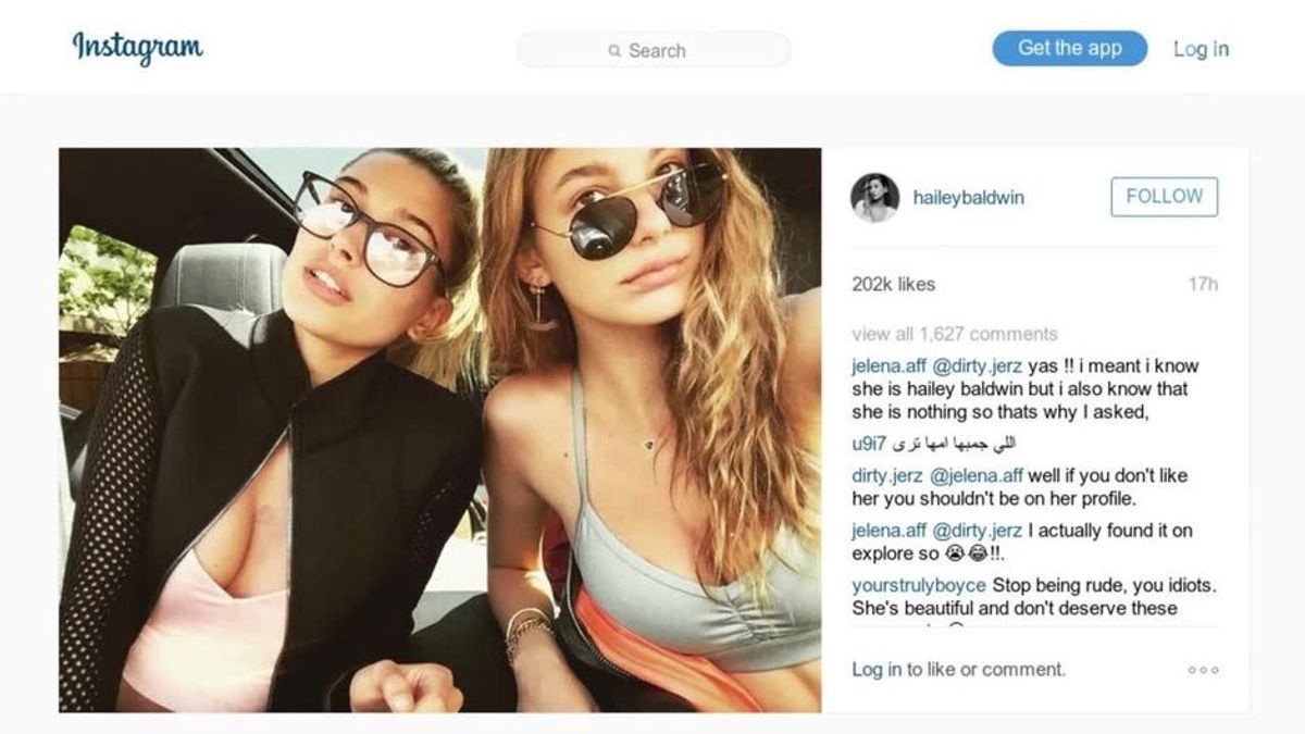 Bei diesem Bild von Hailey Baldwin achten alle auf ihr Dekolleté - und übersehen ein spannendes Detail