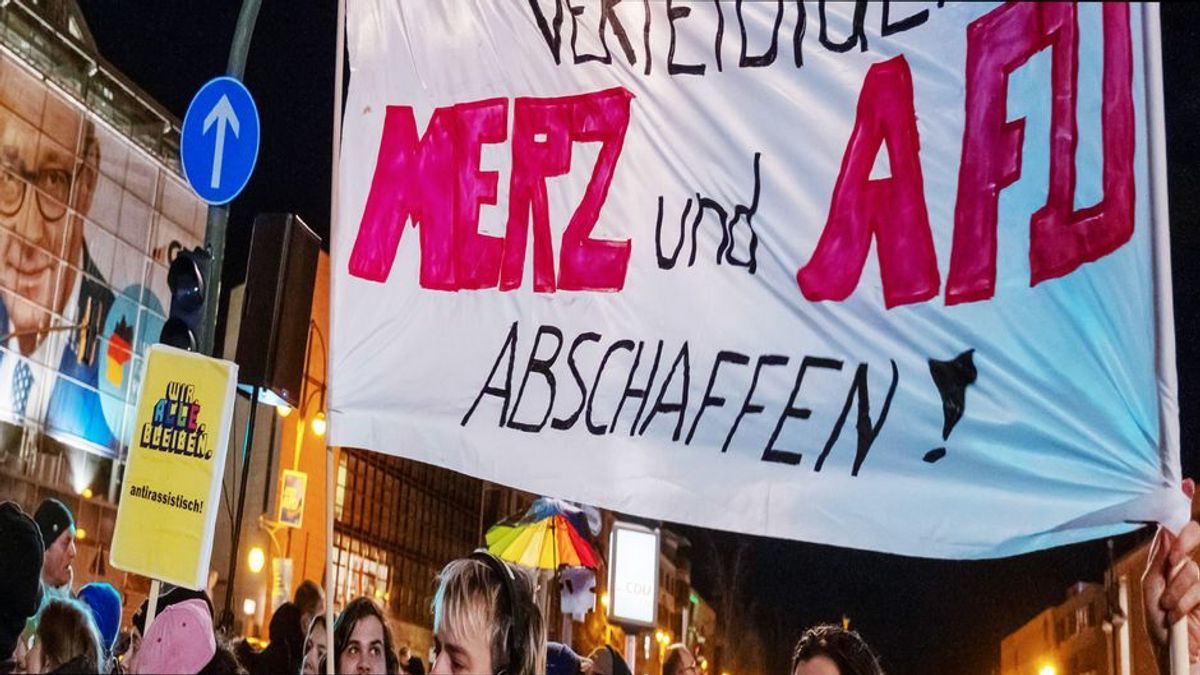 Demos nach Asyl-Beben im Bundestag