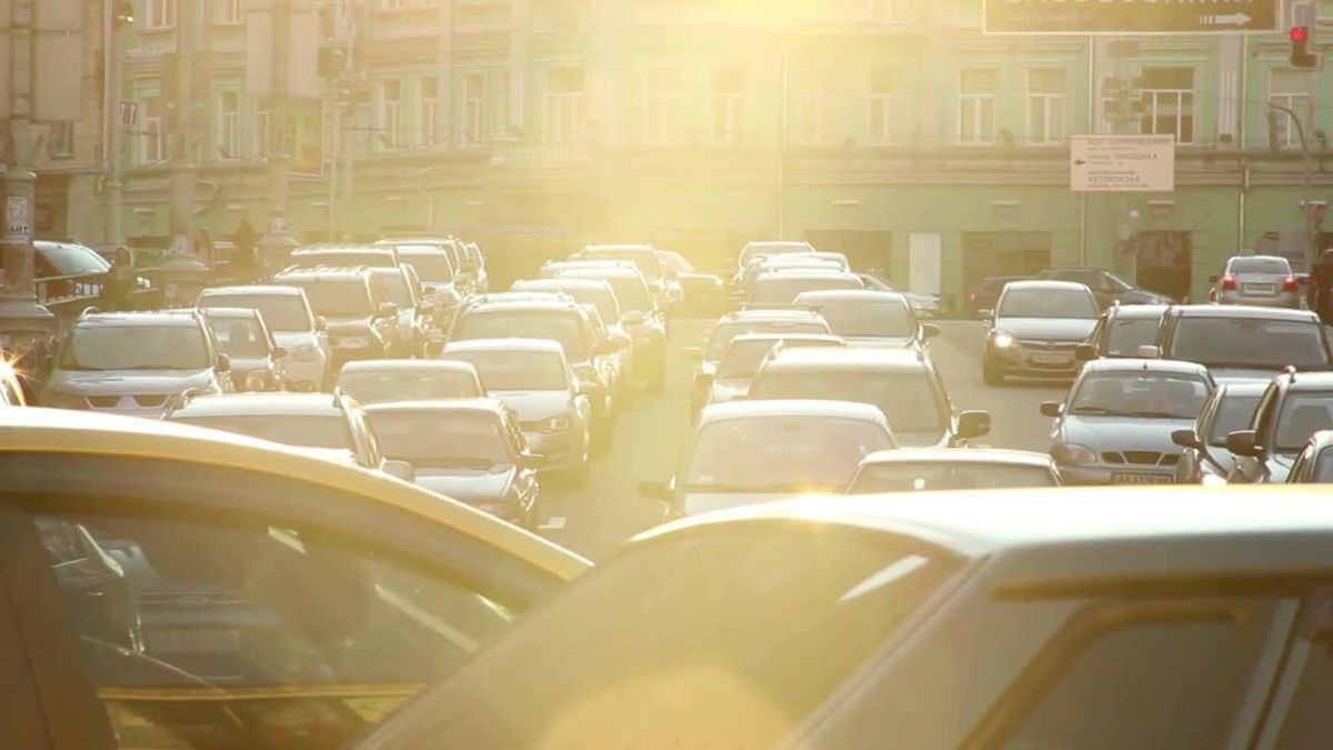 Autofahrer aufgepasst: Das solltest du bei einer Rettungsgasse beachten