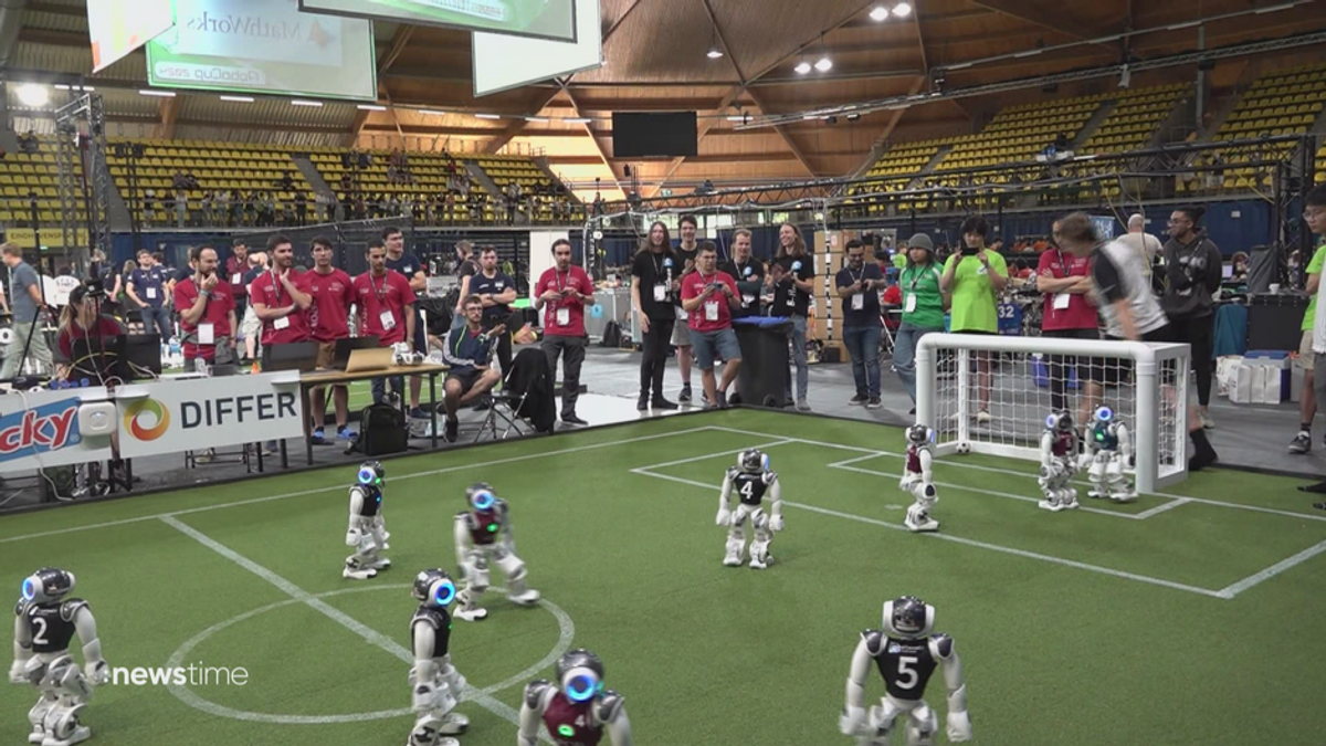 300 Teams starten bei Roboter-Fußball-Weltmeisterschaft