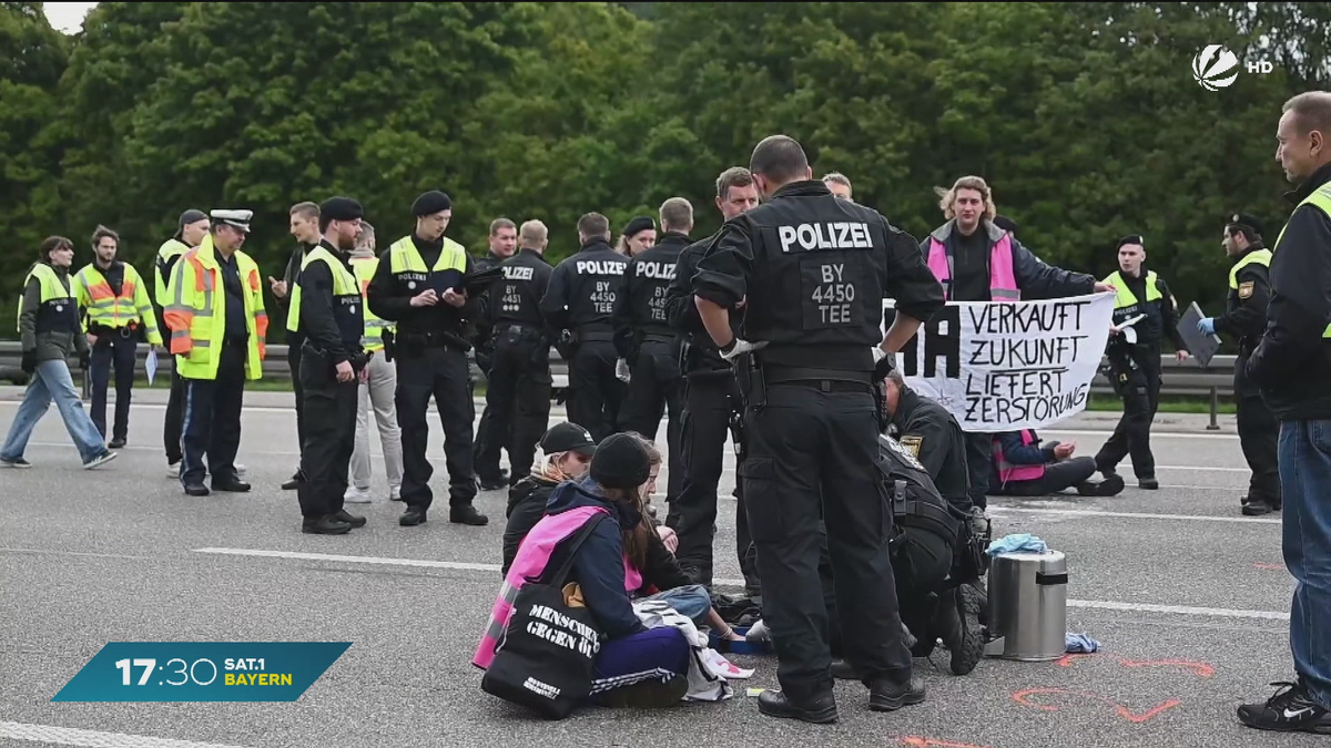 Stau im Münchner Berufsverkehr: Aktivisten blockieren A9 wegen Messe IAA