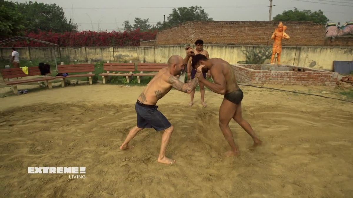 Das Dorf der stärksten Männer. Niels in Indien