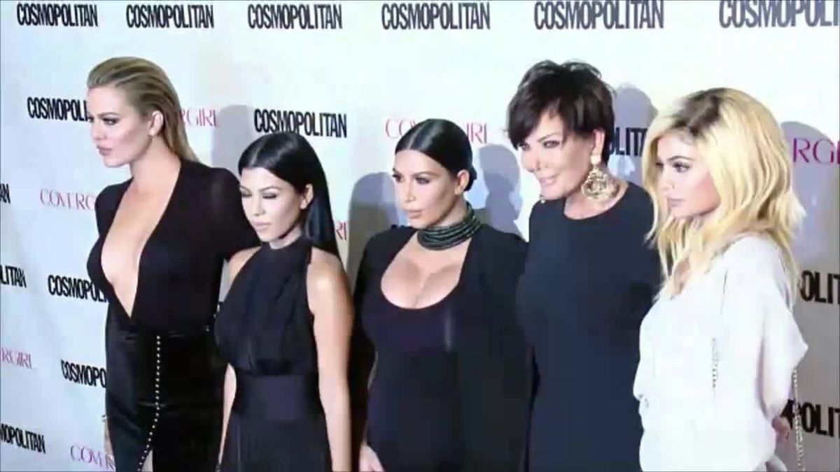 Verrückte News von Kim Kardashian: Trägt ihre 61-jährige Mutter Kris ihr Baby aus?