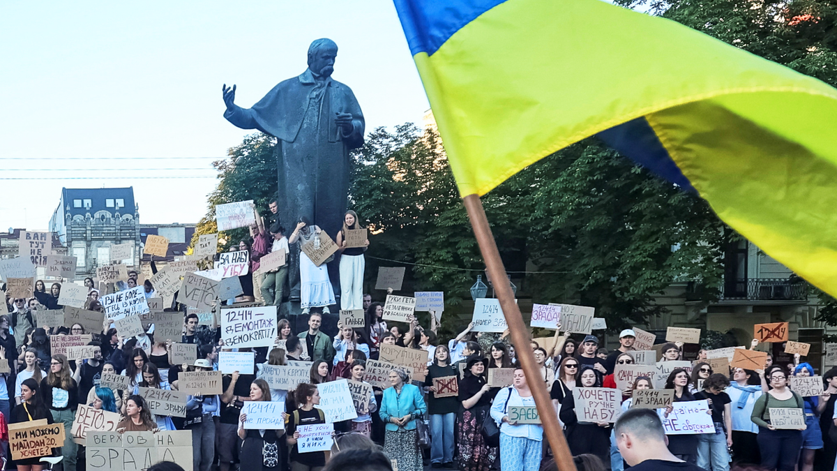 Wegen Gesetz: Massenproteste in der Ukraine
